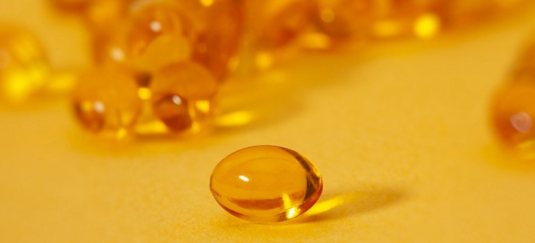 Vitamin D u gel kapsuli u fokusu